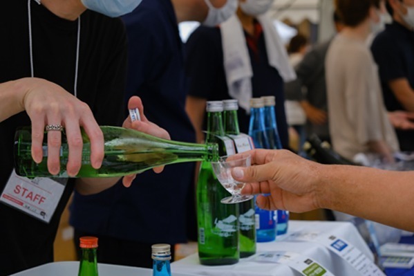 「和酒フェス」大阪で、全国から集まる“130種類以上”の日本酒を飲み比べ｜写真1