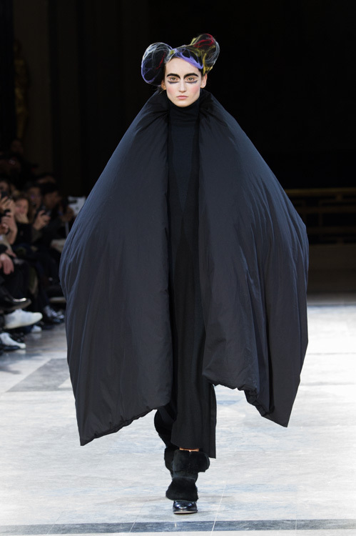 ヨウジヤマモト(Yohji Yamamoto) 2014-15年秋冬ウィメンズコレクション  - 写真3