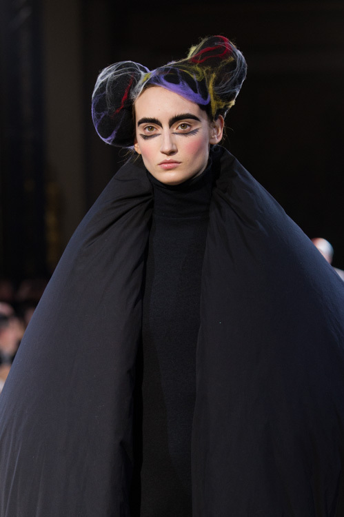 ヨウジヤマモト(Yohji Yamamoto) 2014-15年秋冬ウィメンズコレクション  - 写真4