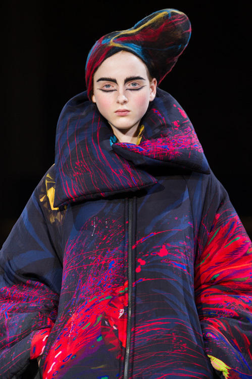 ヨウジヤマモト(Yohji Yamamoto) 2014-15年秋冬ウィメンズコレクション  - 写真13