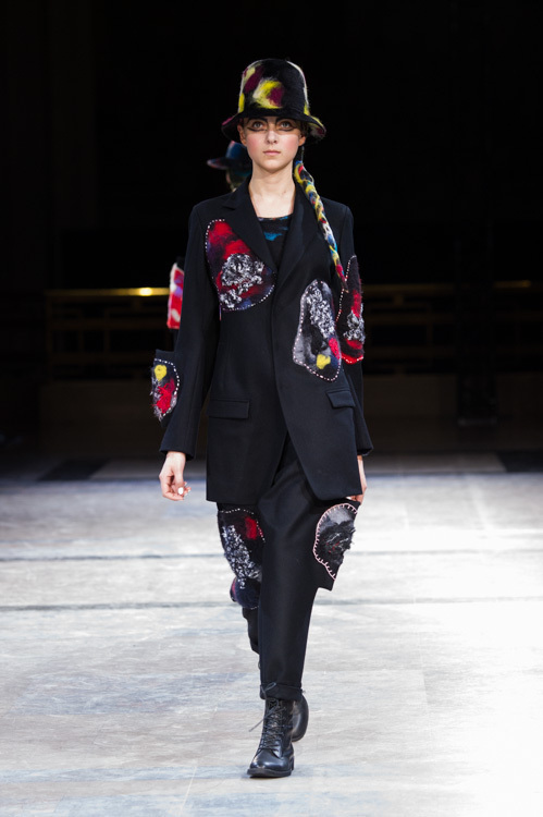 ヨウジヤマモト(Yohji Yamamoto) 2014-15年秋冬ウィメンズコレクション  - 写真29