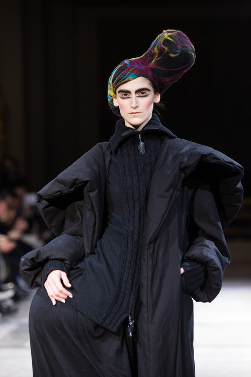 ヨウジヤマモト(Yohji Yamamoto) 2014-15年秋冬ウィメンズコレクション  - 写真38