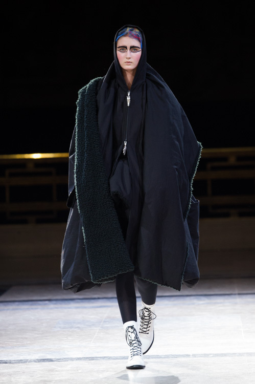 ヨウジヤマモト(Yohji Yamamoto) 2014-15年秋冬ウィメンズコレクション  - 写真50