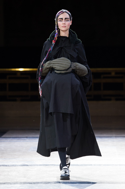 ヨウジヤマモト(Yohji Yamamoto) 2014-15年秋冬ウィメンズコレクション  - 写真53