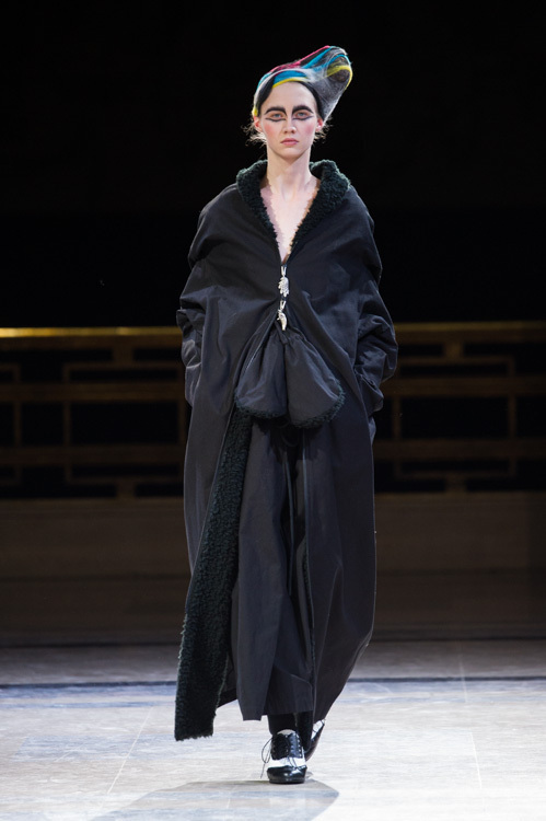 ヨウジヤマモト(Yohji Yamamoto) 2014-15年秋冬ウィメンズコレクション  - 写真55