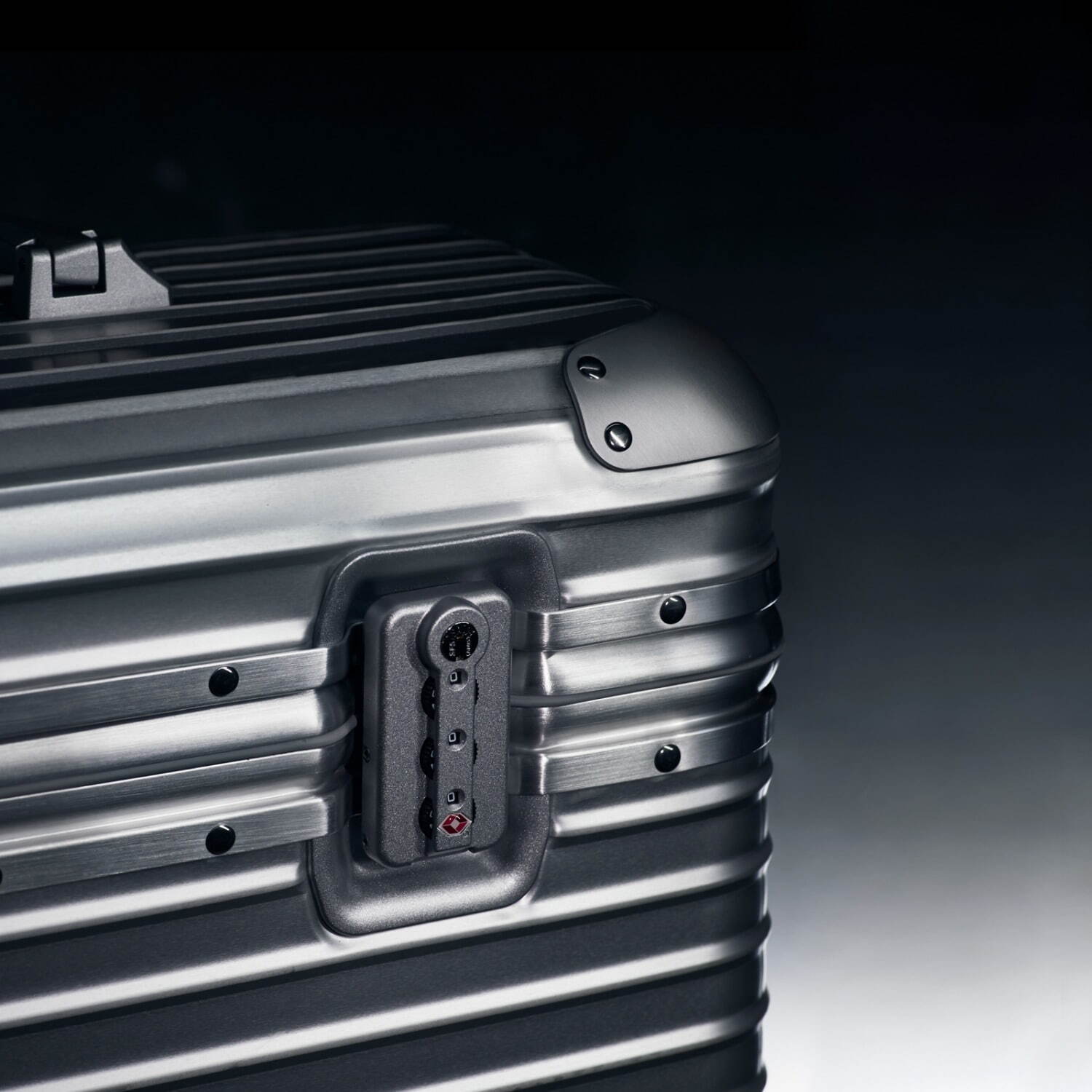 リモワ(RIMOWA) オリジナル パイロット｜写真3