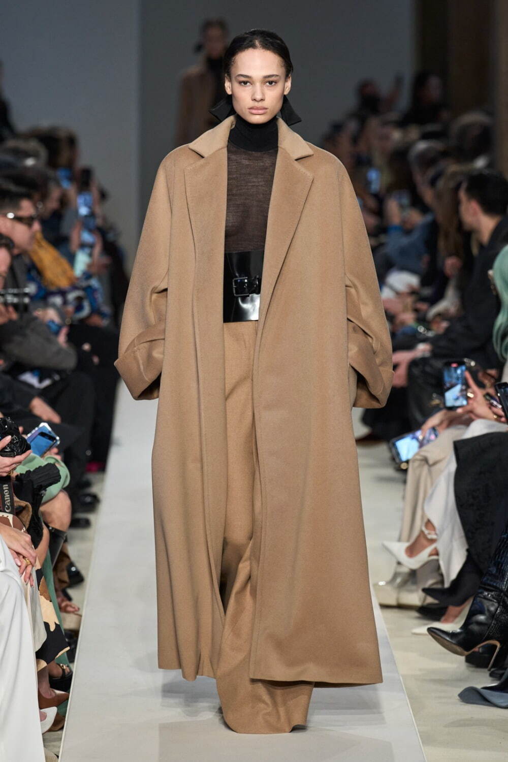 マックスマーラ(Max Mara) 2023-24年秋冬ウィメンズコレクション  - 写真3