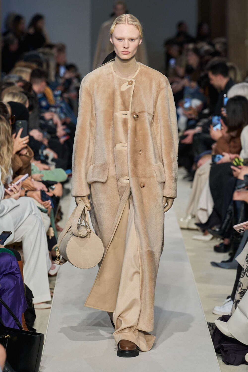 マックスマーラ(Max Mara) 2023-24年秋冬ウィメンズコレクション  - 写真18