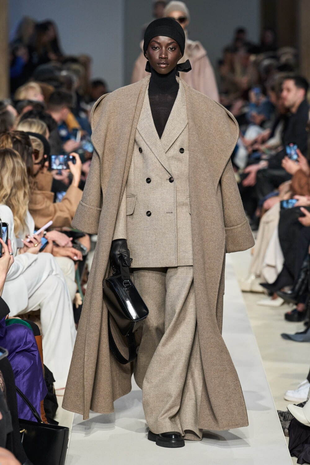 マックスマーラ(Max Mara) 2023-24年秋冬ウィメンズコレクション  - 写真23