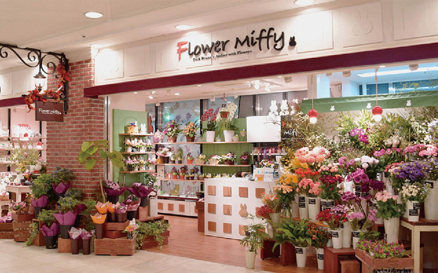 「フラワーミッフィー ジュースガーデン」池袋に単独店、ミッフィーの絵が浮かぶラテ＆植木鉢ティラミス｜写真13