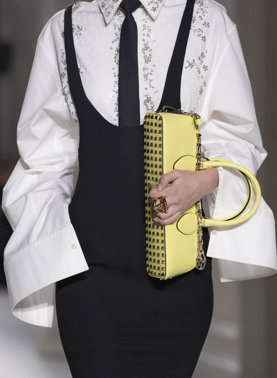 ヴァレンティノ(VALENTINO) 2023-24年秋冬ウィメンズ&メンズコレクション  - 写真19