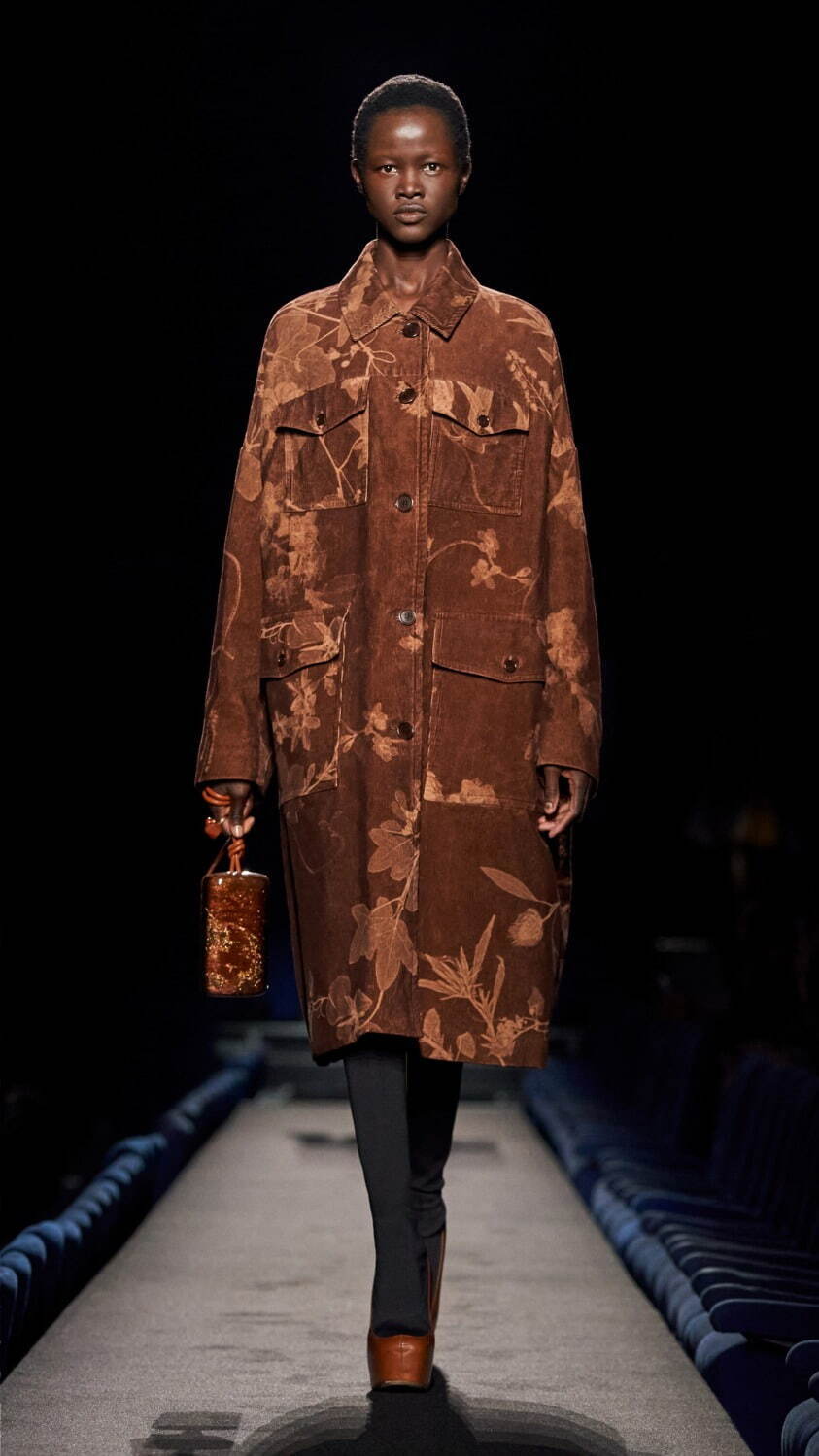 ドリス ヴァン ノッテン(DRIES VAN NOTEN) 2023-24年秋冬ウィメンズコレクション  - 写真37