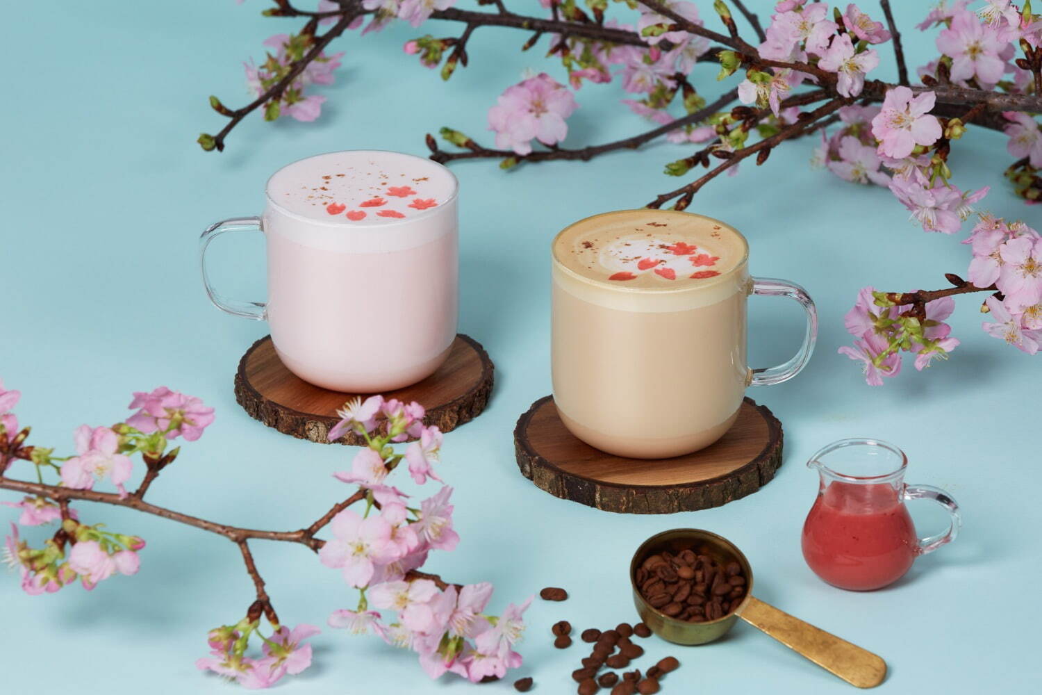 猿田彦珈琲(Sarutahiko Coffee) スパイス薫る 桜カスタードラテ／桜カスタードミルク｜写真1