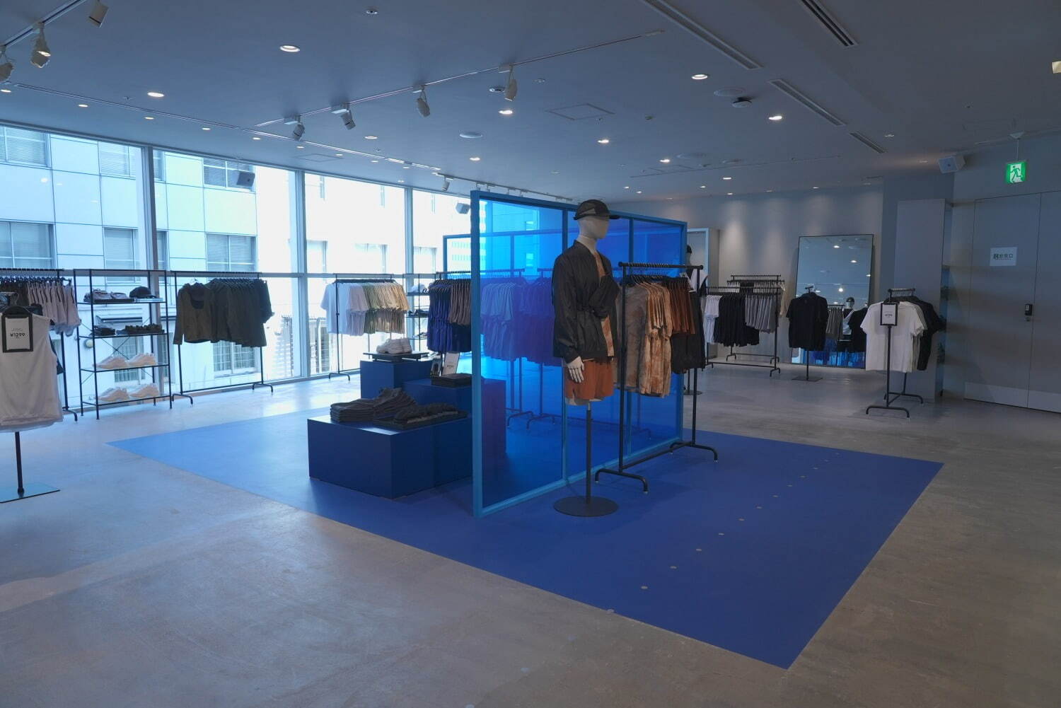 H&M新店が銀座・並木通りに - インテリアブランド「H&M ホーム」展開、日本初コーヒーショップも｜写真15