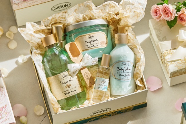 SABON23年母の日限定ギフト、“ローズの香り”ボディスクラブ＆ローションのセット｜写真1