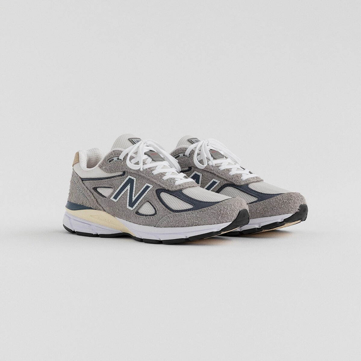 990v4 37,400円