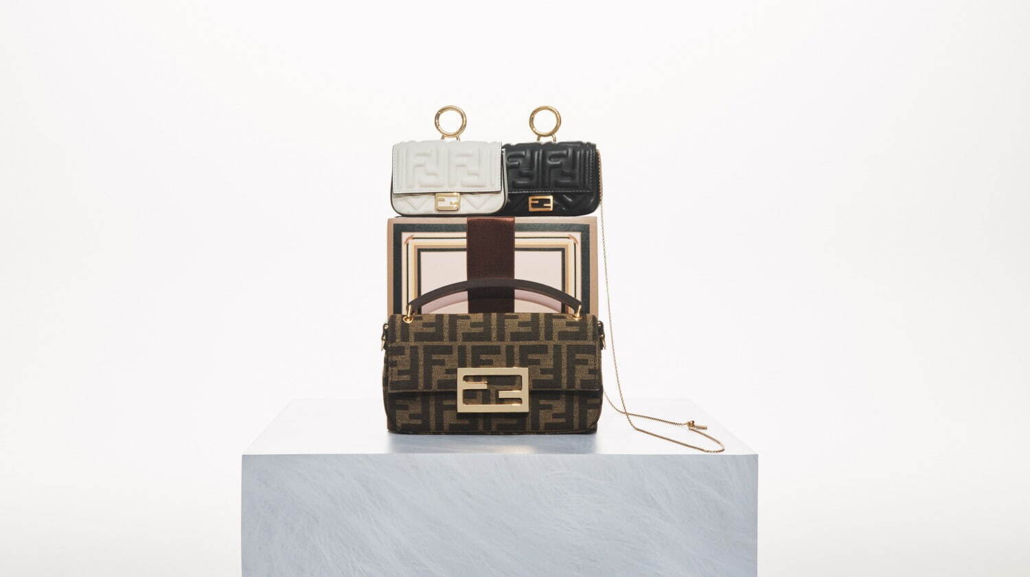 フェンディ(FENDI) ピーカブー｜写真5