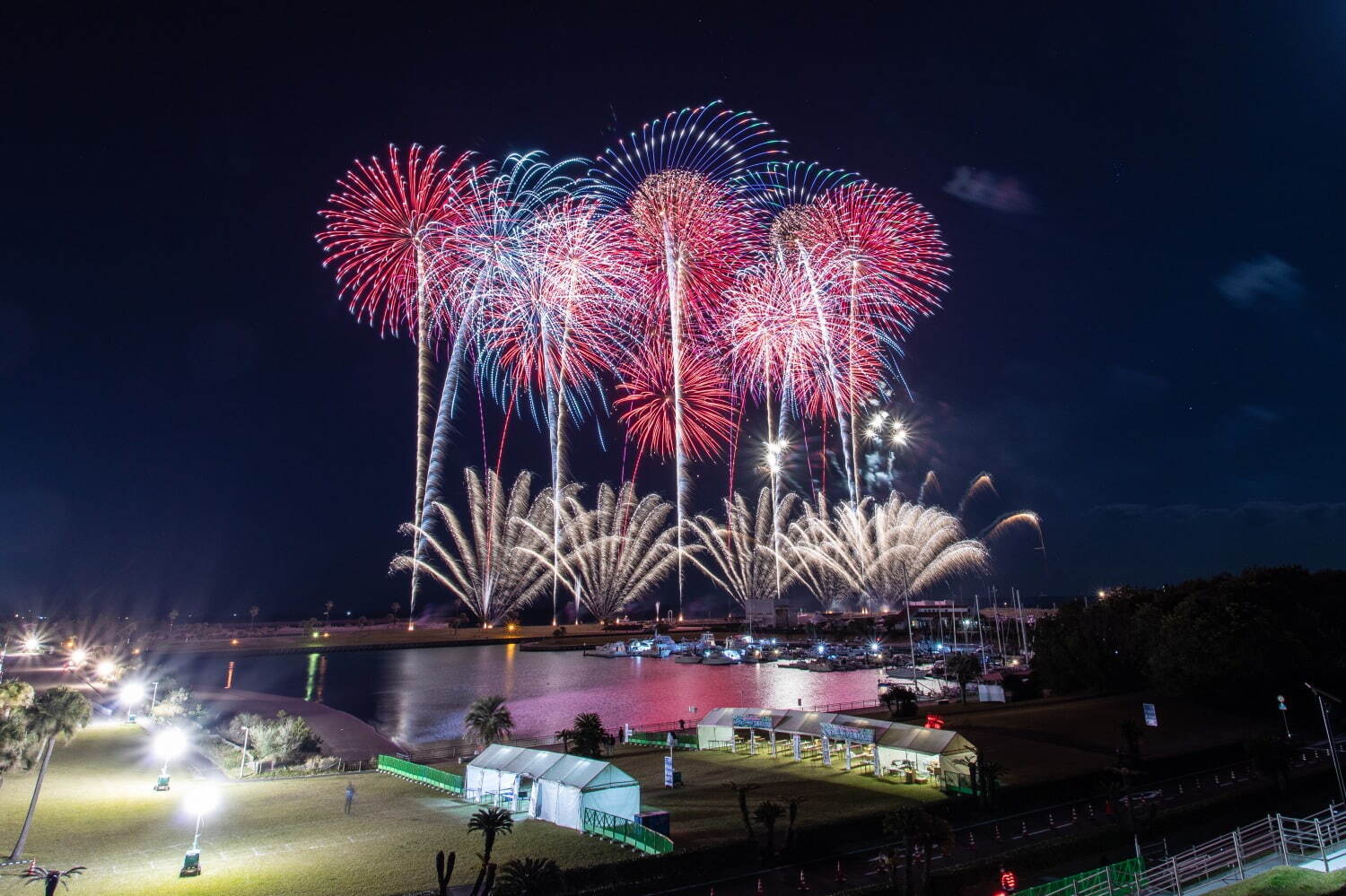 「東北未来芸術花火2023」音楽とシンクロする幻想的な花火大会、宮城県・鳥の海公園で｜写真10