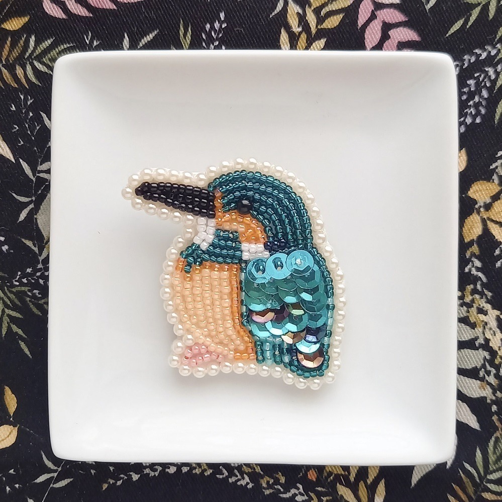 パチュリ「ビーズ刺繍のブローチ」