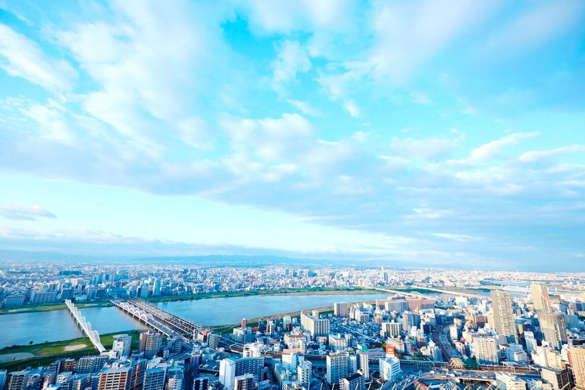 梅田スカイビル・空中庭園「雲の上のランタンまつり」カラフルランタン×夜景、“推し色”ソーダフロートも｜写真8