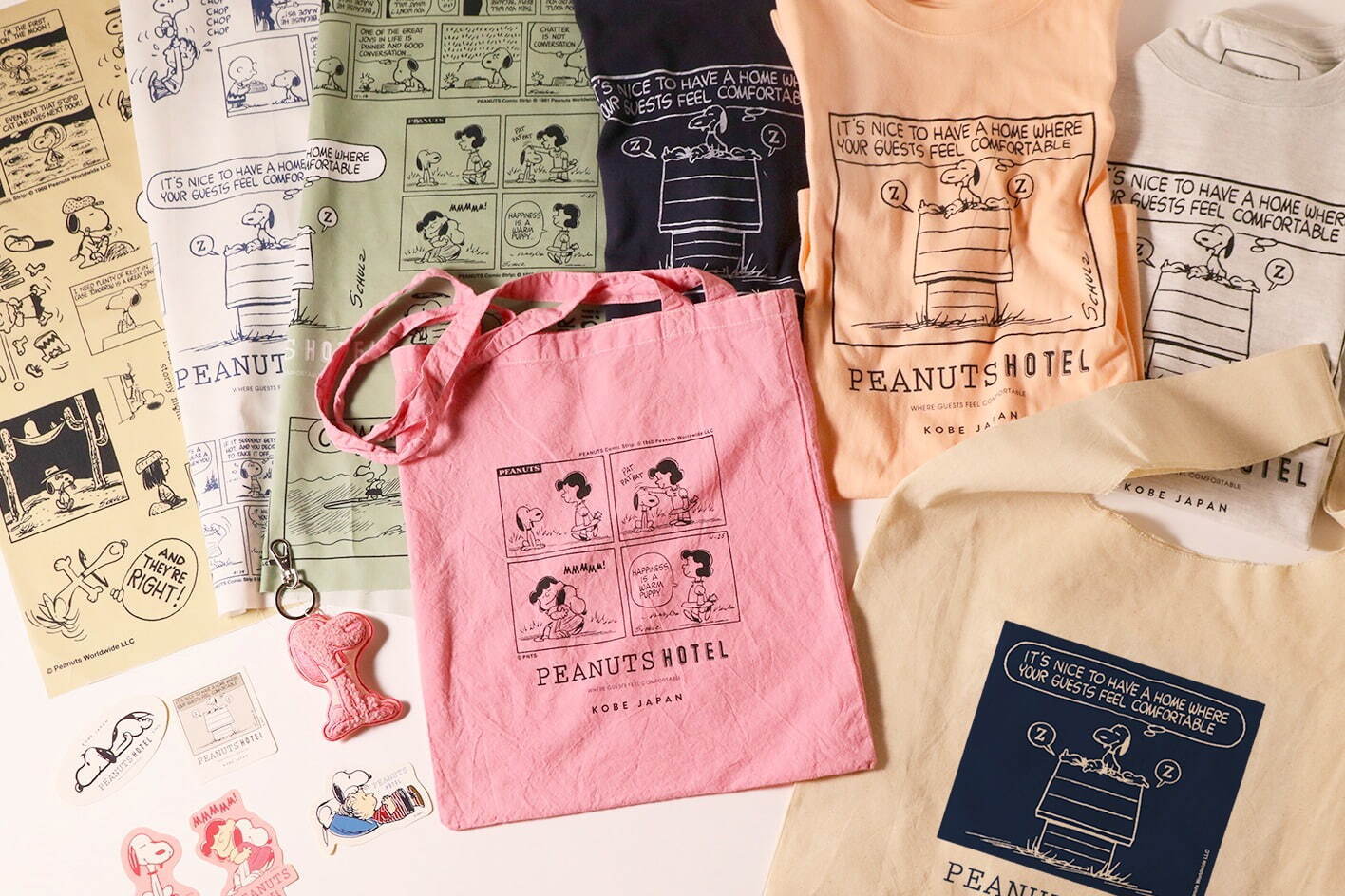 エコトート ROOM64 1,870円、ステッカー 460円、サガラ刺繍キーホルダー ROOM64 2,860円、Tシャツ 4,290円