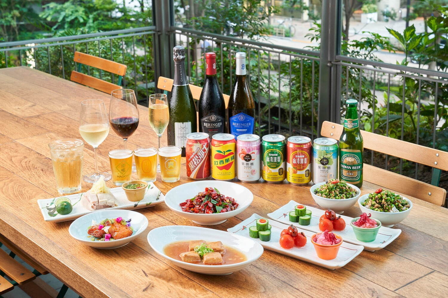 “台湾料理ビアテラス”がコレド室町テラスで、台湾ビール飲み放題＆揚げ出し豆腐など｜写真1