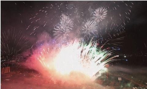 大阪「万博夜空がアートになる日2023」15,000発の花火を音楽と共に打ち上げ、関西の花火師が集結｜写真3