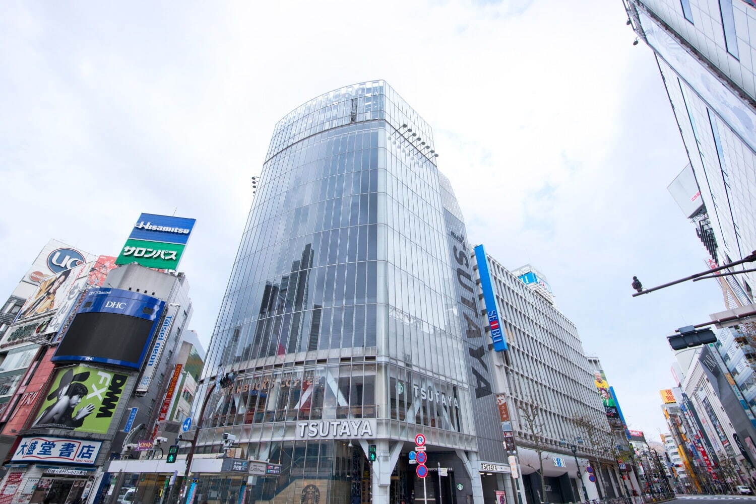 「SHIBUYA TSUTAYA」全面リニューアル - エンタメが充実、500席のカフェ＆ラウンジも｜写真1