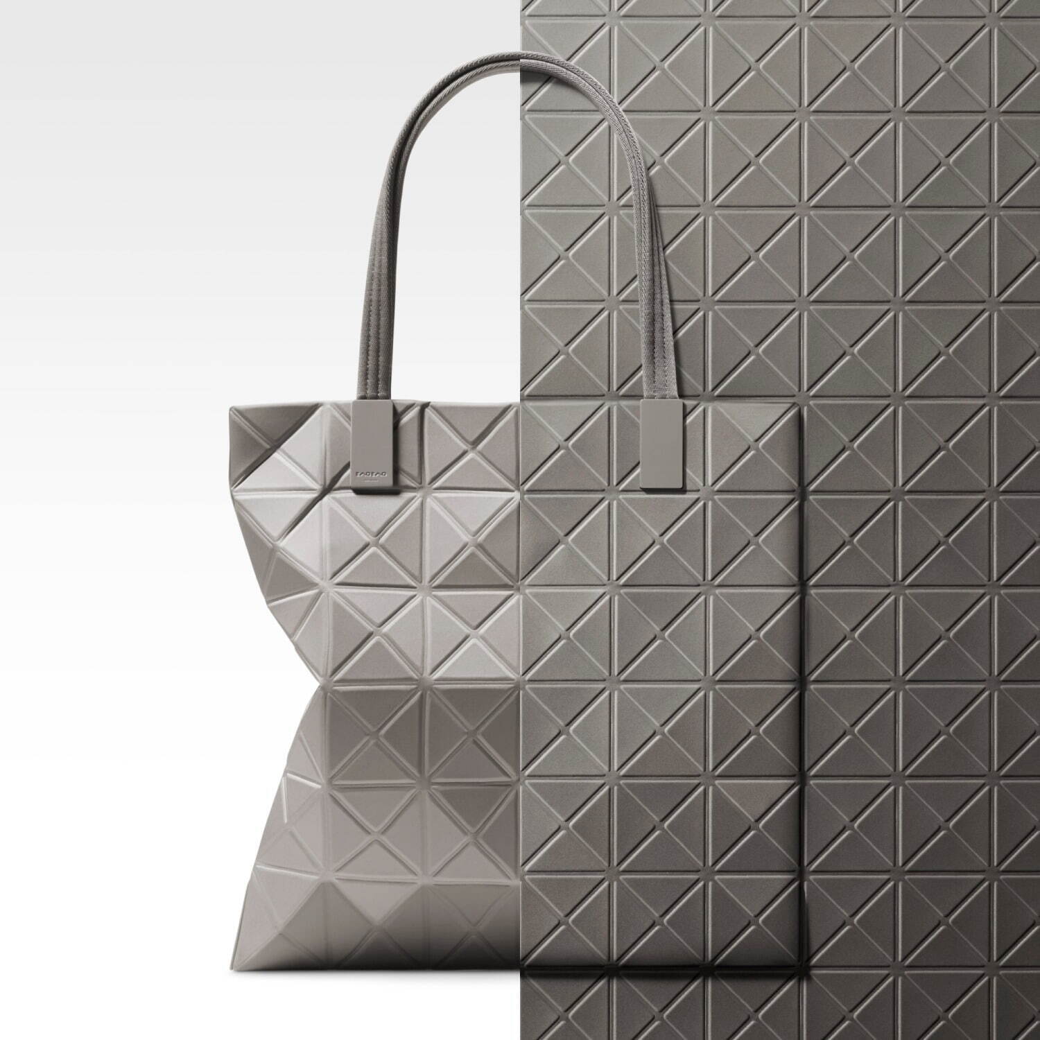 バオ バオ イッセイ ミヤケ(BAO BAO ISSEY MIYAKE) トラック｜写真3