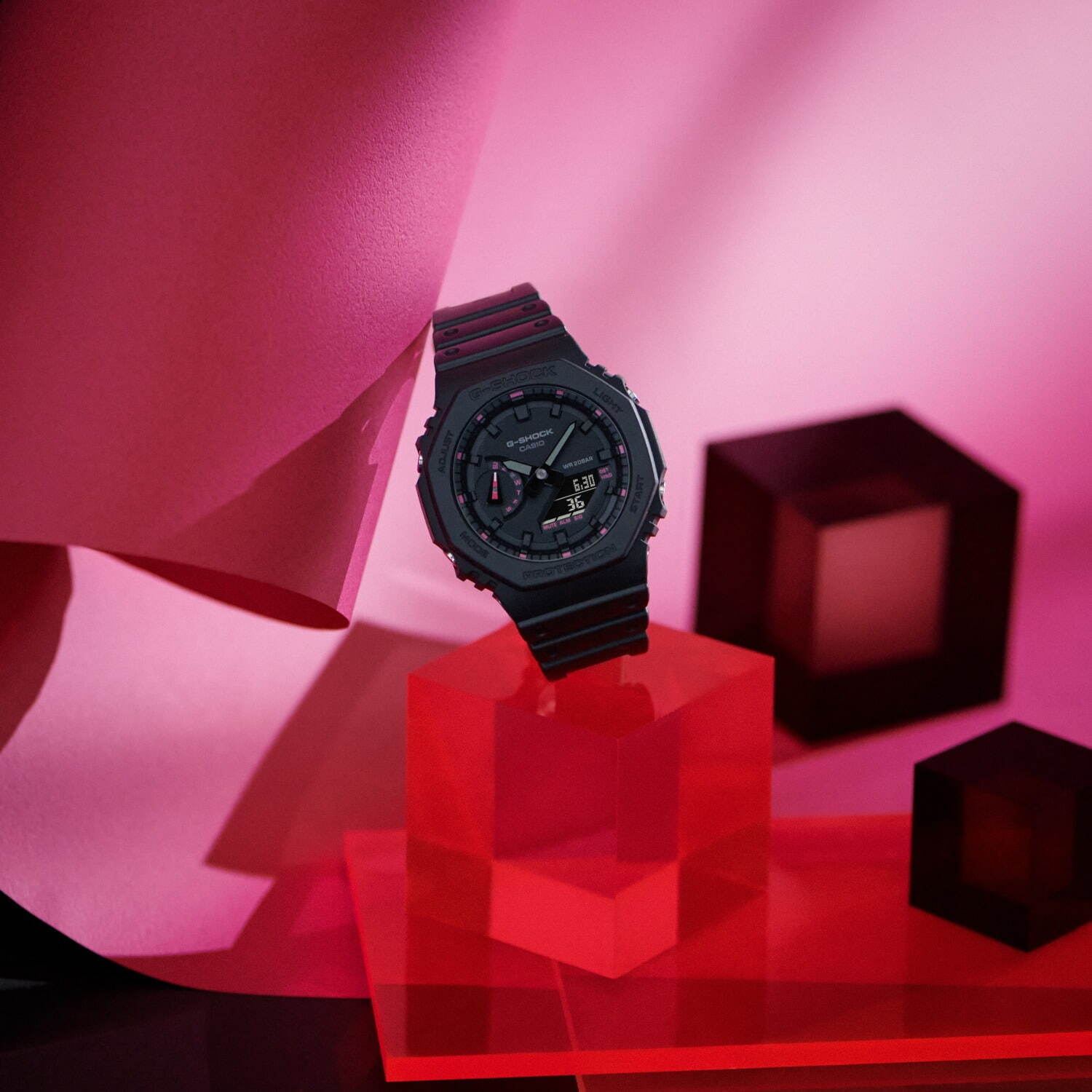 G-SHOCKの新作腕時計、オールピンクに仕上げたデジタル×アナログのコンビモデル｜写真4