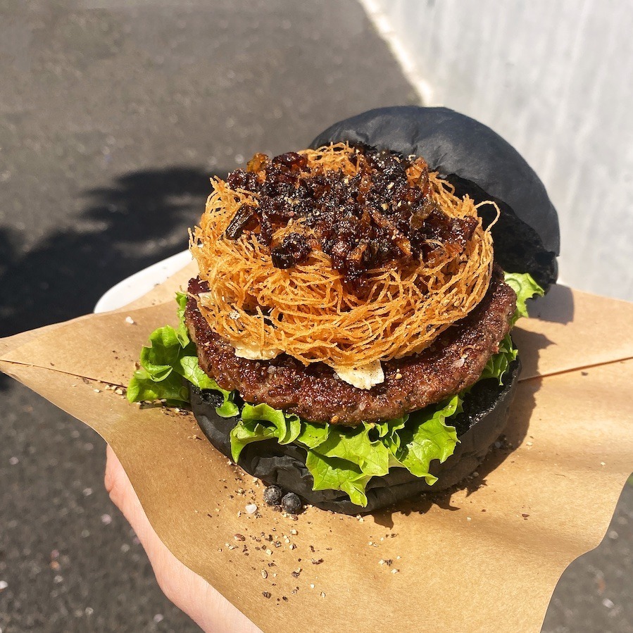 人気店のハンバーガー＆フライドポテトが渋谷・ミヤシタパークに、バレーボールのパブリックビューイングも｜写真8