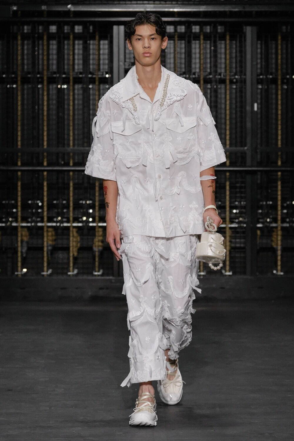 シモーネ ロシャ(SIMONE ROCHA) 2024年春夏ウィメンズ&メンズコレクション  - 写真23