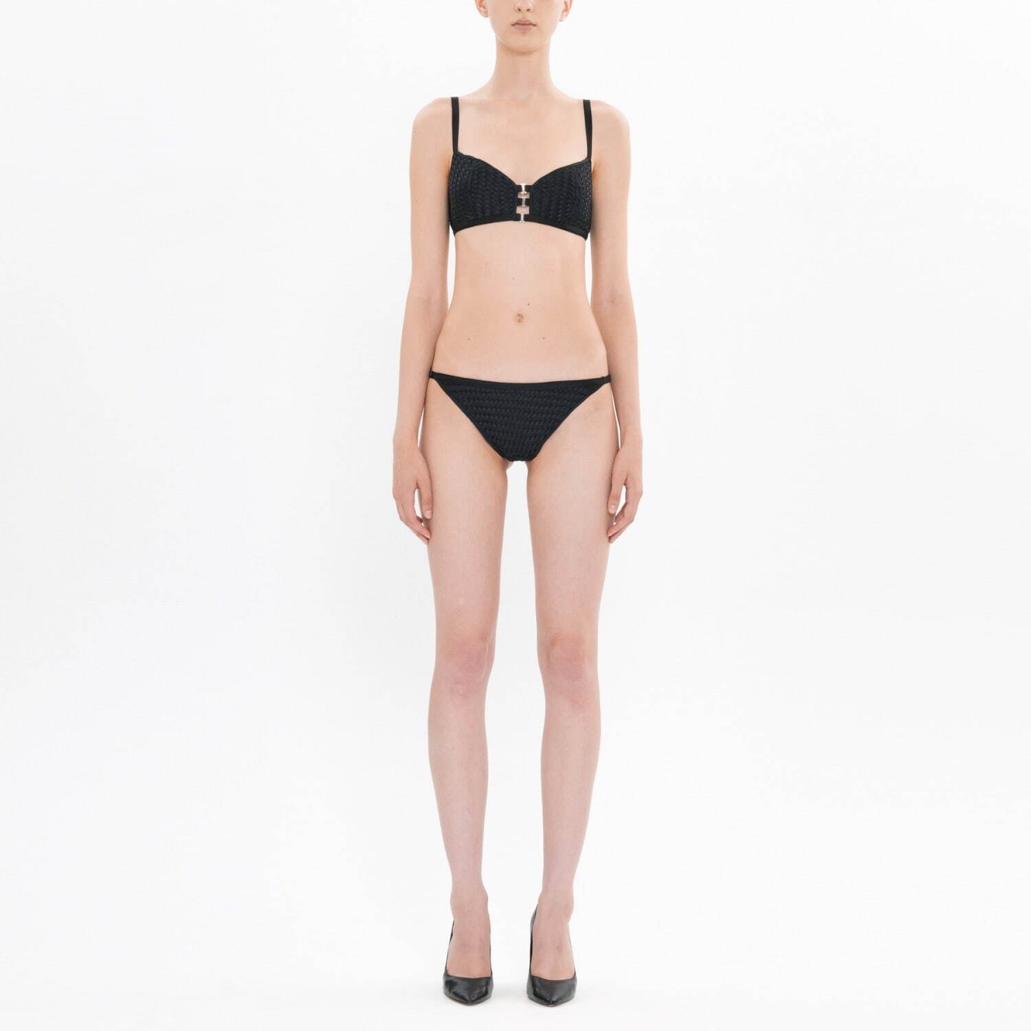 Ajiro Bra YUVI KAWANO Edition DRESSEDUNDRESSED 42,900円、
Ajiro Thong YUVI KAWANO Edition DRESSEDUNDRESSED 30,800円