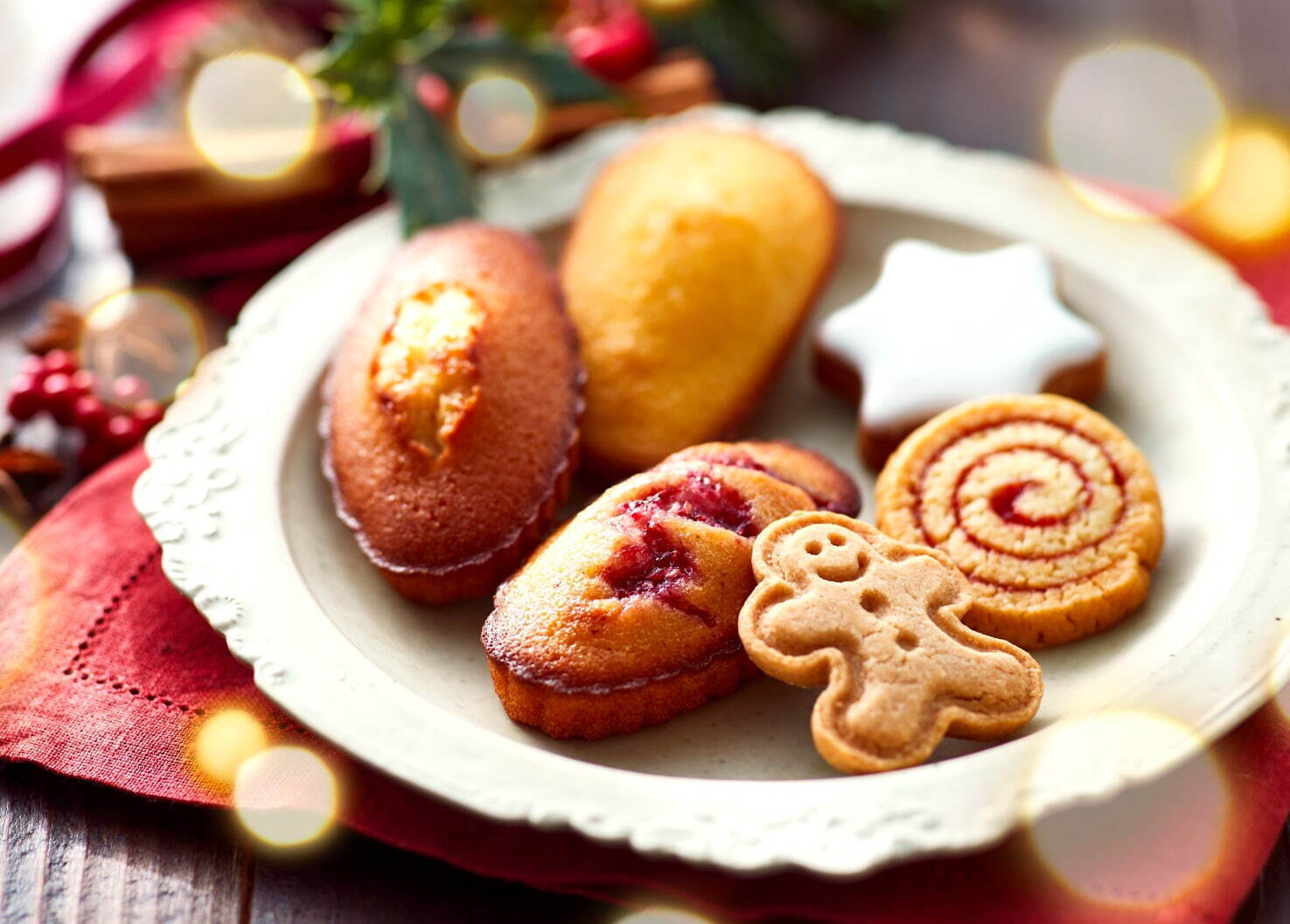 ビスキュイテリエ ブルトンヌのクリスマス限定焼き菓子、“星型”クッキー＆フィナンシェ入りアソート｜写真3