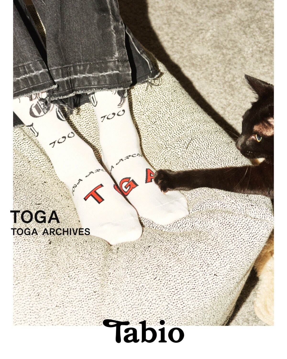 TOGA×タビオのコラボソックス、同系色でまとめた花柄やカラフルなウェーブ柄＆シアーソックスも｜写真6