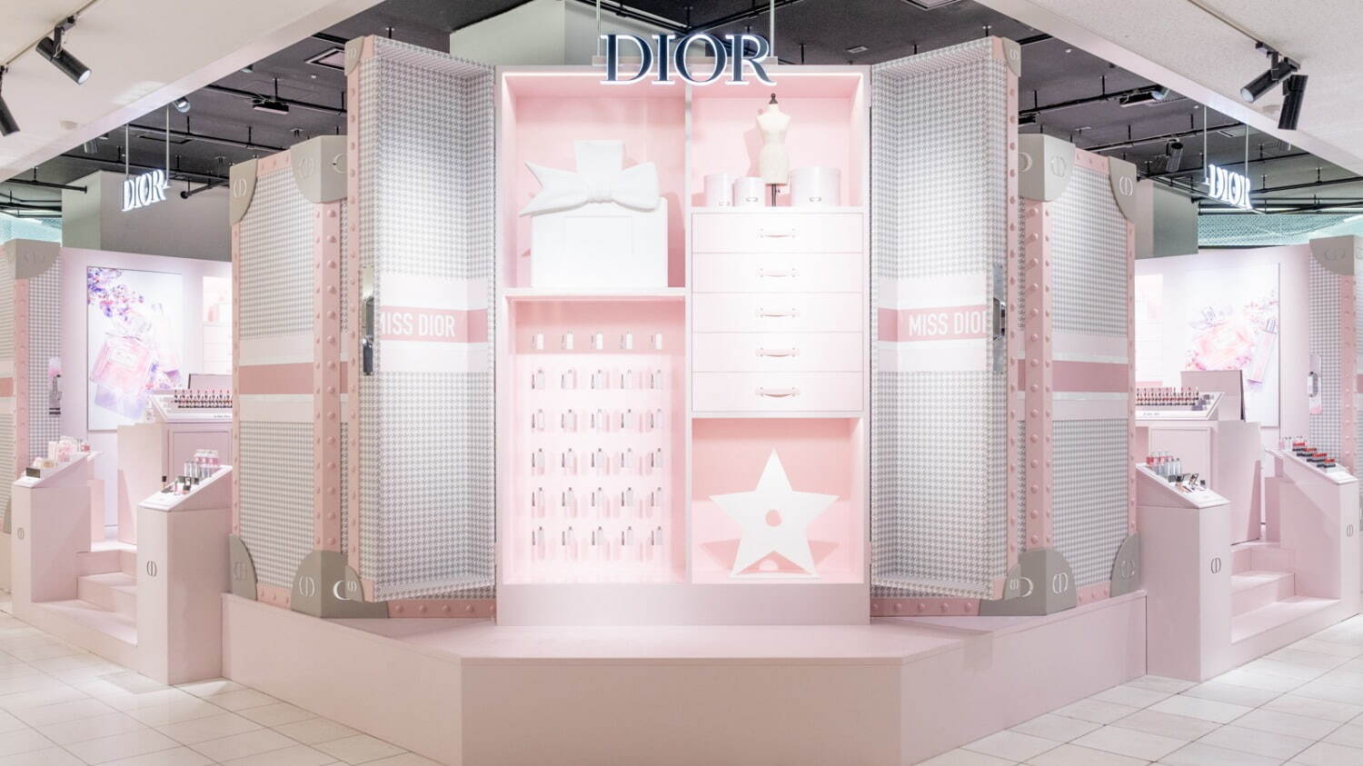 ディオール(DIOR) ディオール 魔法のトランク｜写真1