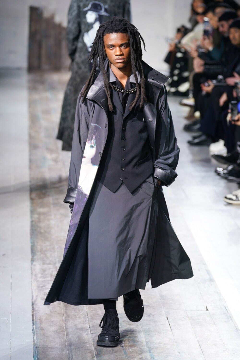 ヨウジヤマモト(Yohji Yamamoto) 2024-25年秋冬メンズコレクション  - 写真22