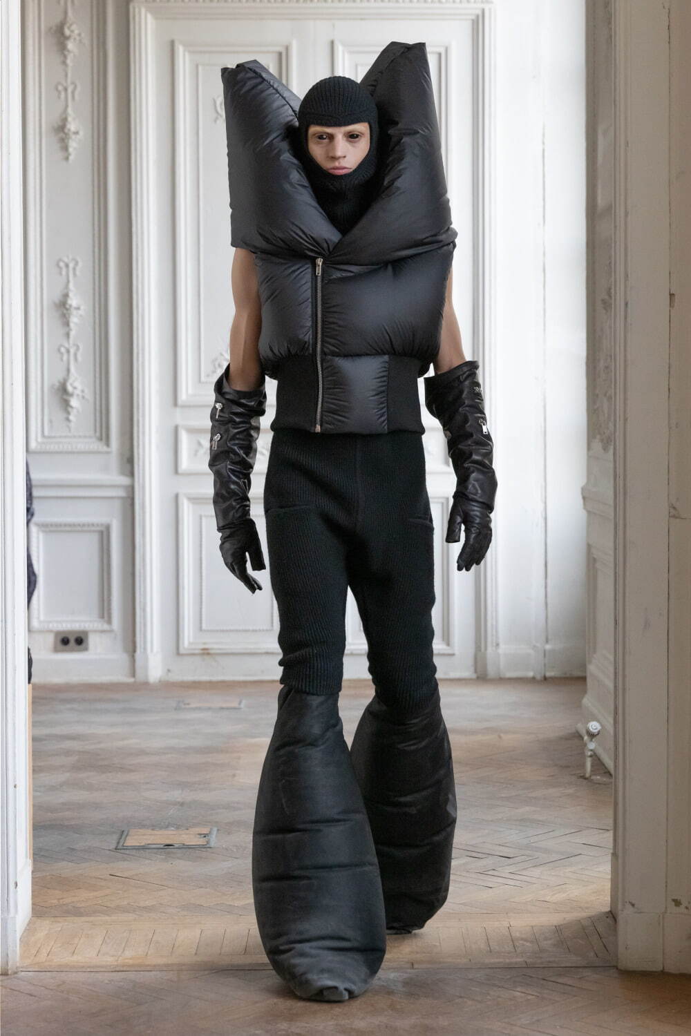 リック・オウエンス(Rick Owens) 2024-25年秋冬メンズコレクション  - 写真35