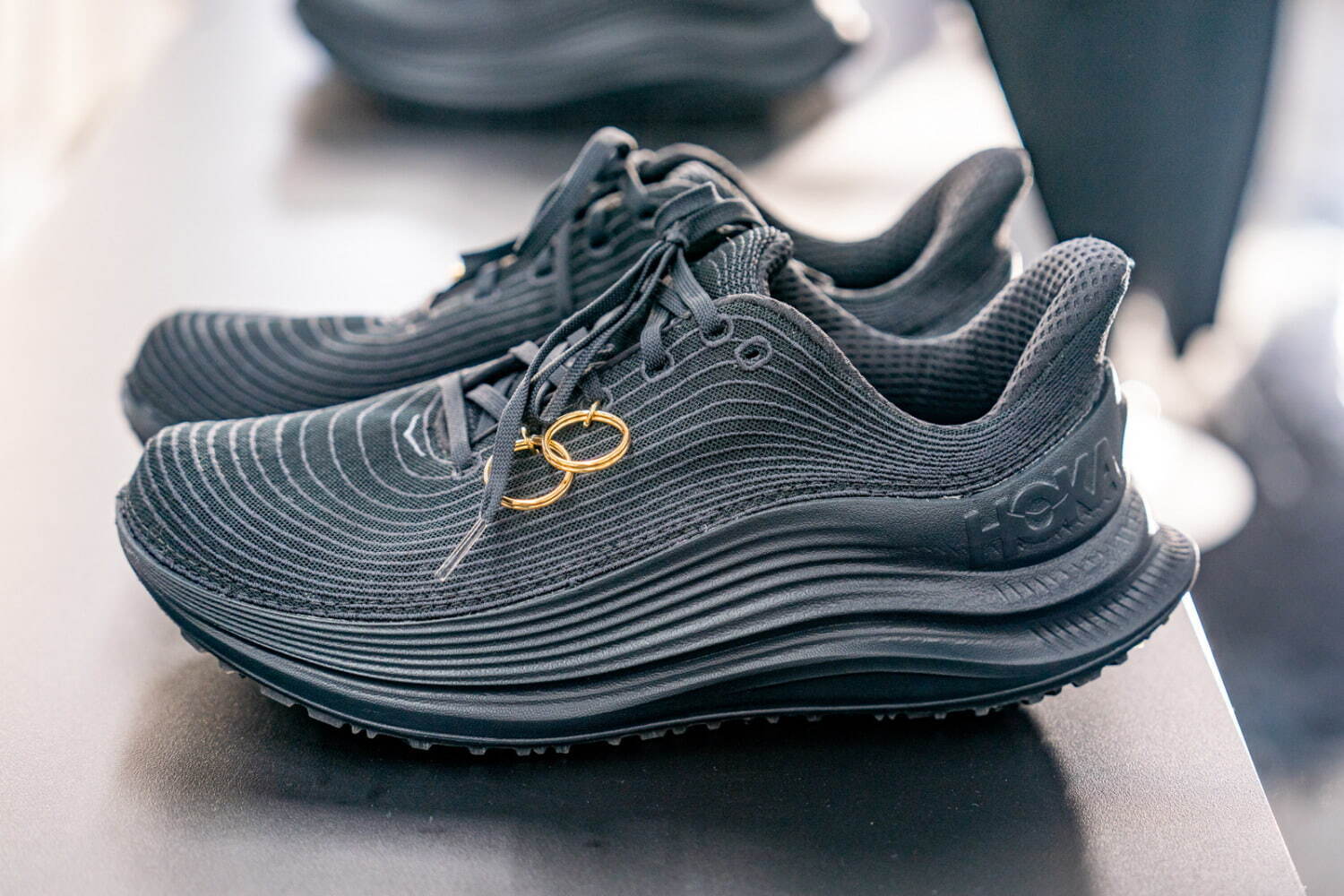 ブラック・コム デ ギャルソン(BLACK COMME des GARÇONS), ホカ(HOKA) ティーシー1.0｜写真5