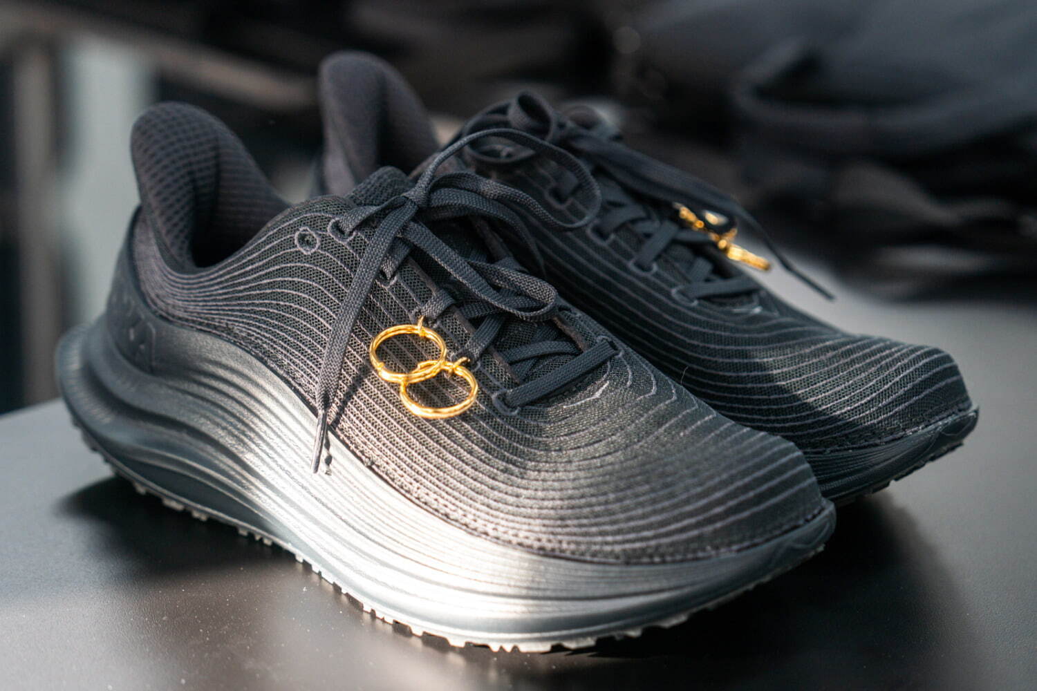 ブラック・コム デ ギャルソン(BLACK COMME des GARÇONS), ホカ(HOKA) ティーシー1.0｜写真2