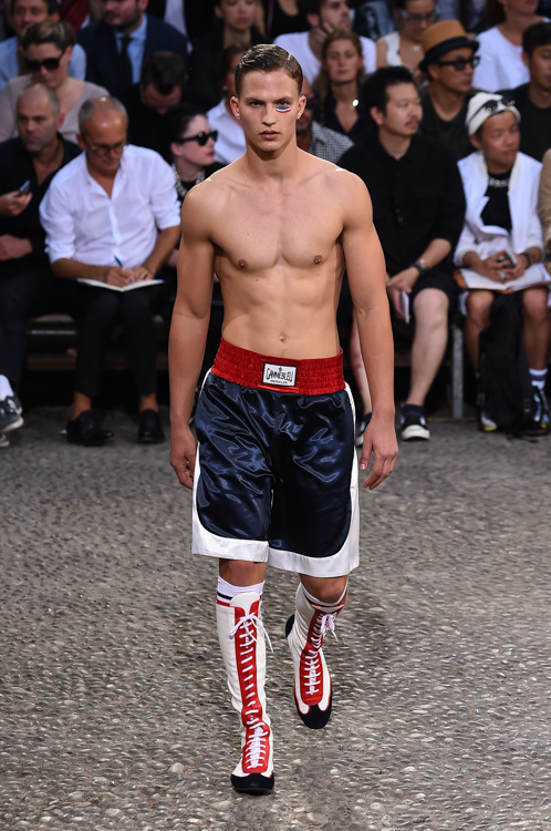 モンクレール ガム・ブルー(MONCLER GAMME BLEU) 2015年春夏ウィメンズ&メンズコレクション  - 写真1