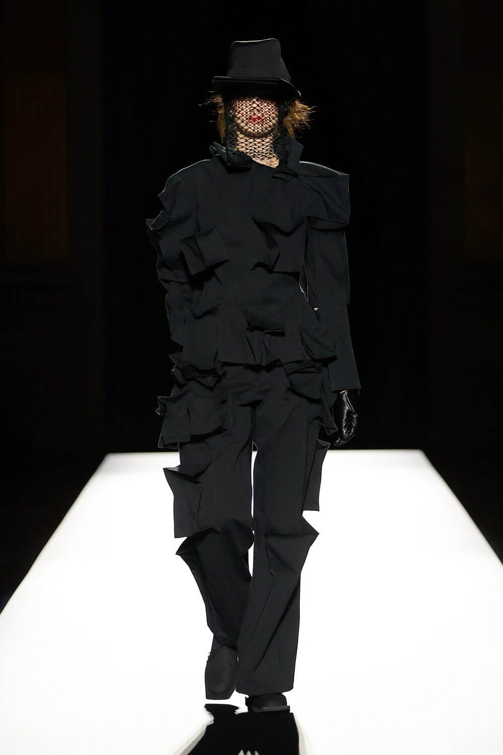 ヨウジヤマモト(Yohji Yamamoto) 2024-25年秋冬ウィメンズコレクション  - 写真21