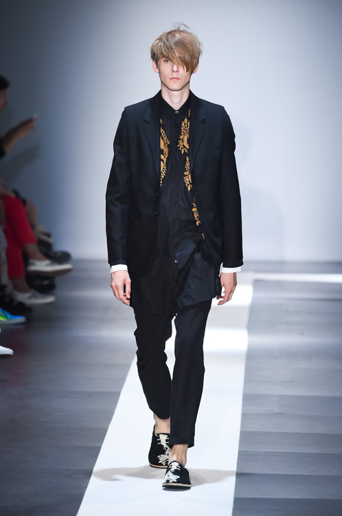 アン ドゥムルメステール(ANN DEMEULEMEESTER) 2015年春夏メンズコレクション  - 写真42