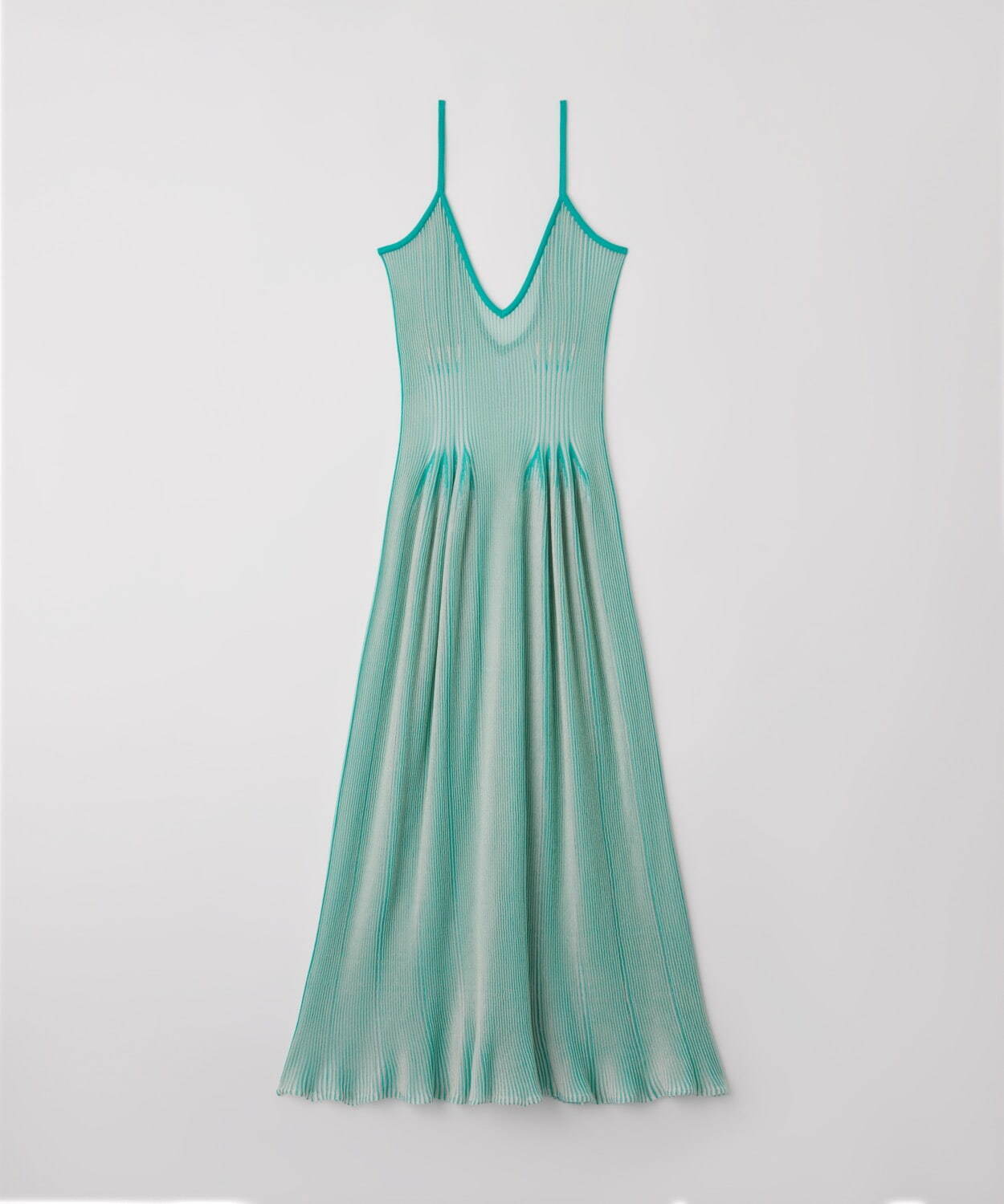 HYPHA LUCENT SLEEVELESS DRESS 69,300円
©CFCL Inc.