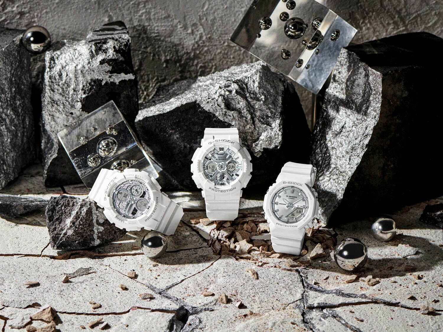 G-SHOCKからオールホワイト×シルバーの新作腕時計、夏のビーチリゾートをテーマに｜写真1