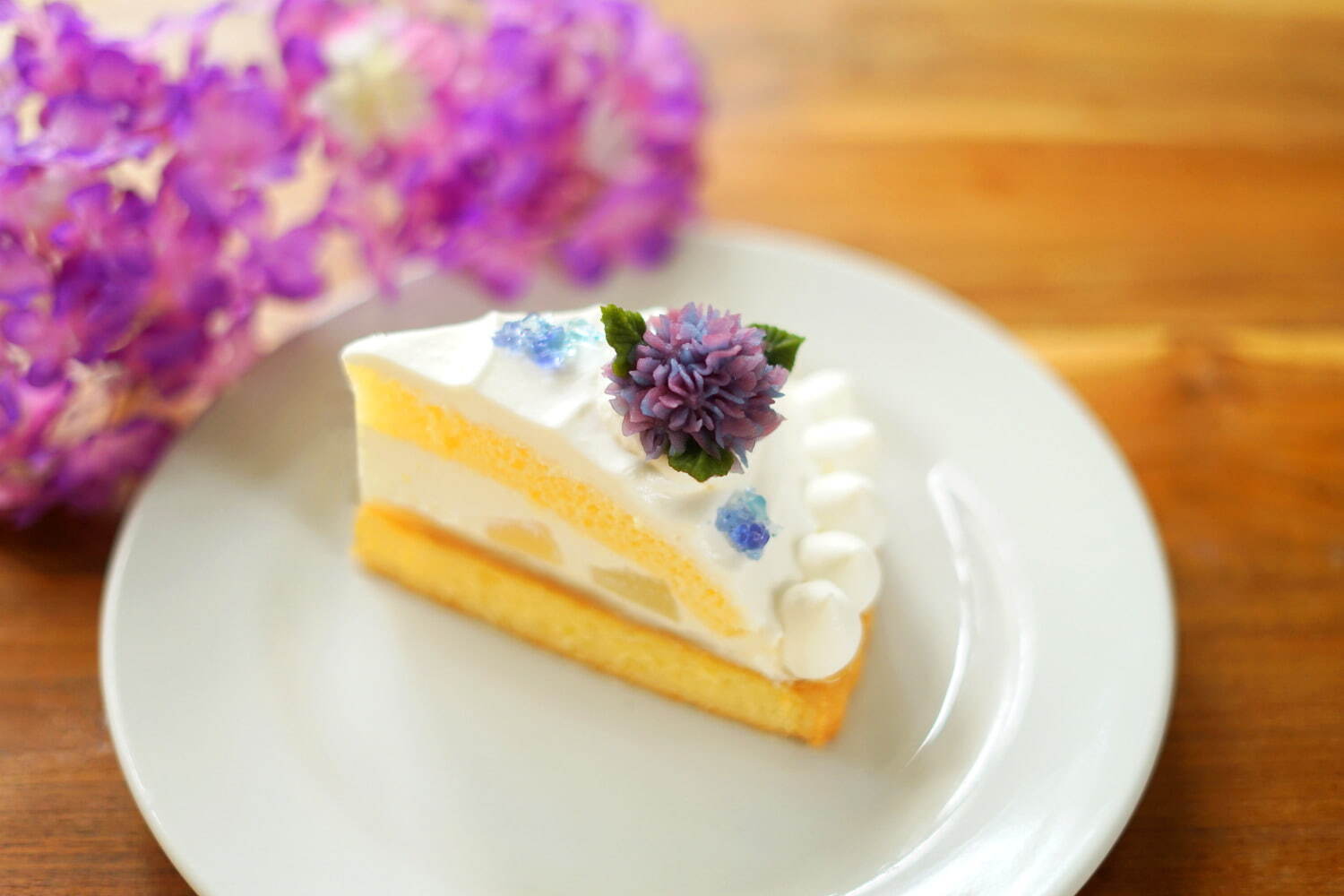 “紫陽花が咲く”グラデーションカラーのドリンク＆白桃ショートケーキタルト、サンデーブランチ下北沢で｜写真5