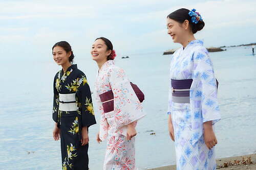 きものやまと2024年春夏ゆかた、線香花火や“祭りの賑わい”着想の提灯模様