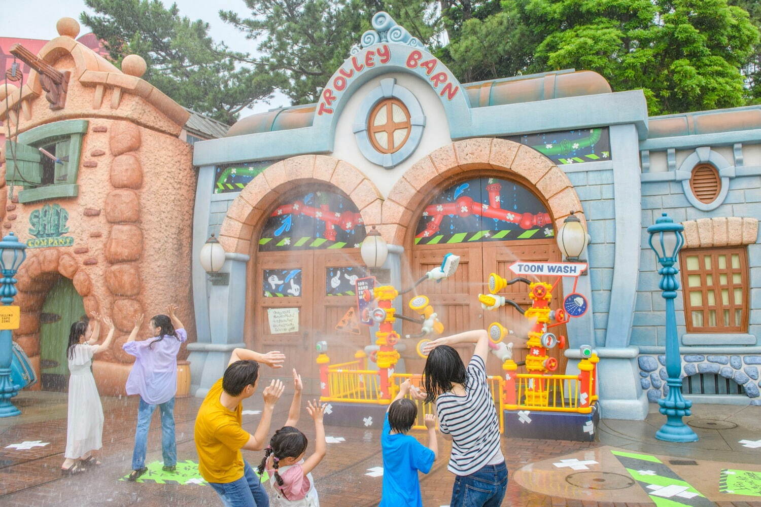 ＜東京ディズニーランド＆シー＞“びしょ濡れ”夏イベント