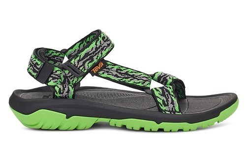 Teva“ネオンカラー”サンダルやパステルカラーの厚底、2000年代アーカイブをアレンジ