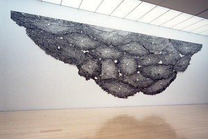 豊田市美術館のコレクション展「増殖とループ」“反復・増殖”に着目、フォンターナなど約70点を紹介